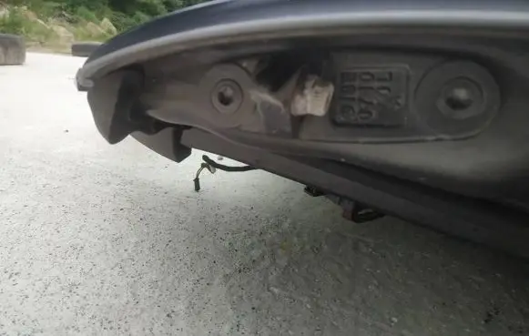 Mercedes-Benz C AMG W204 Front door upper hinge
