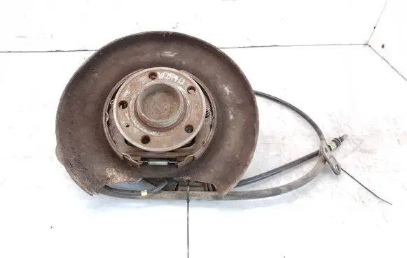 Volvo S60 Rear wheel hub spindle/knuckle 9200624 P30666403