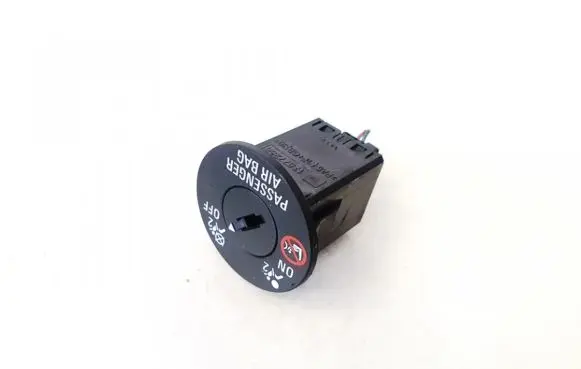 Passenger airbag on/off switch