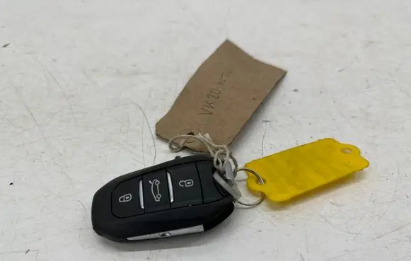 Opel Corsa F Ignition key/card 