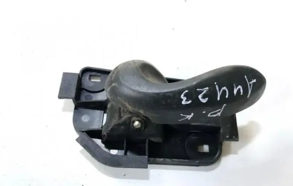 Fiat Punto (188) Front door interior handle a739