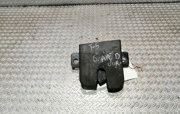 Loading door lock