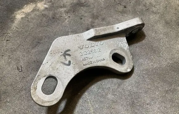 Volvo XC90 Front differential bracket 31325812 AD7VU 407700