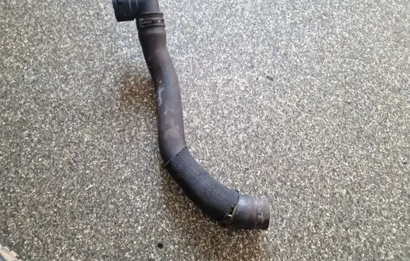 Land Rover Range Rover Sport L320 Engine coolant pipe/hose