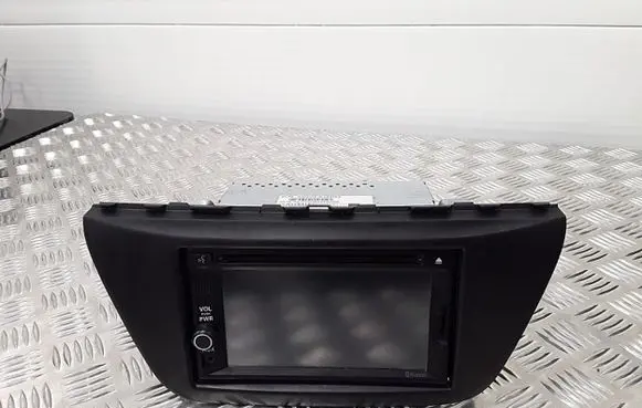 Suzuki SX4 S-Cross Radio/CD/DVD/GPS head unit 3992061MR3