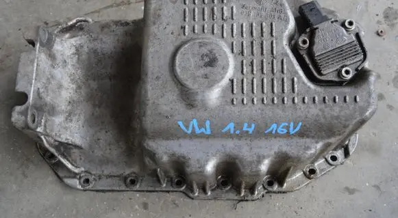 Volkswagen Golf IV Oil sump 032103603AB