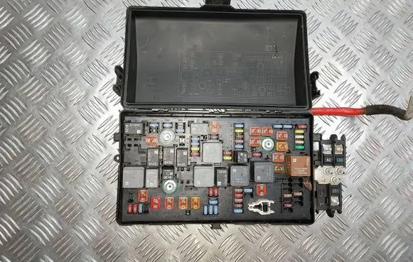 Opel Insignia A Fuse box set 529050199
