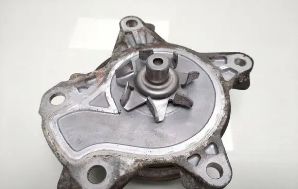 Toyota Auris 150 Water pump
