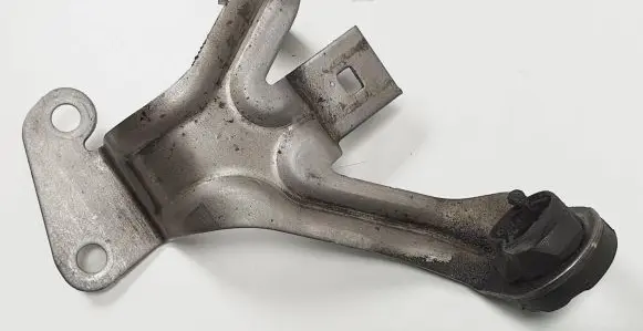 Mercedes-Benz S AMG W221 Radiator mount bracket A2720100240