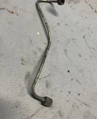 Mitsubishi Pajero Fuel injector supply line/pipe 