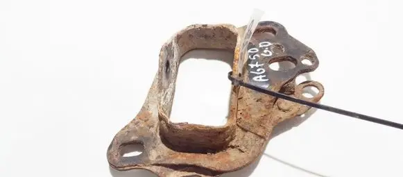 Opel Vectra B Bracket in trunk/boot 