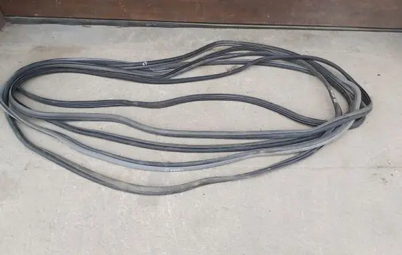 Toyota Sienna XL30 III Rubber seal sliding door (on door) 