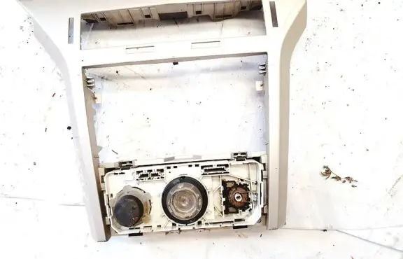 Opel Astra H Hazard light switch