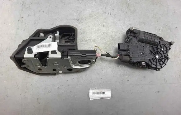 BMW 5 F10 F11 Rear door soft close latching motor 51227154515 7154515