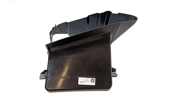 BMW X5 E70 Intercooler air guide/duct channel 51748055211 5174805521104 805521104