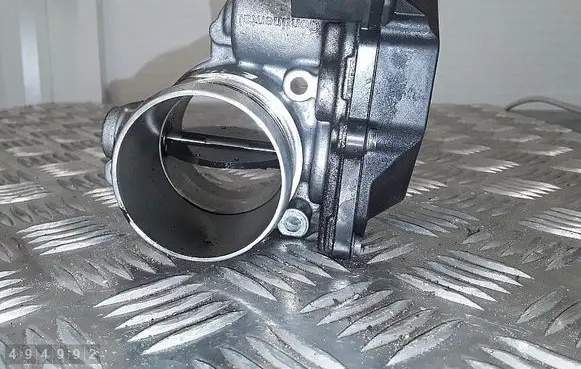 Ford Kuga II Throttle valve 9m5q9e926aa a2c53286823 d3v9l