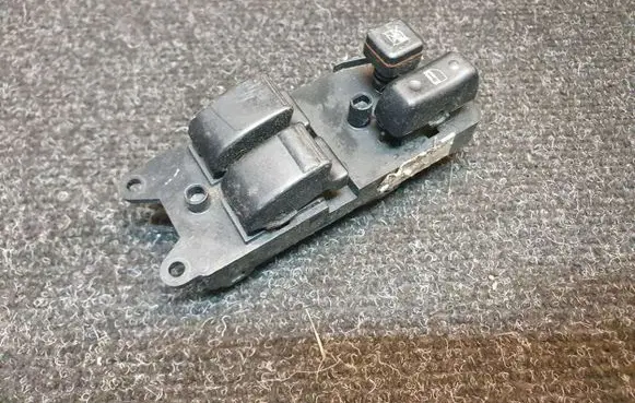 Toyota Avensis T250 Electric window control switch 8480205200B0