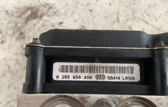 Smart ForFour I ABS Pump 026595045608558414L0139