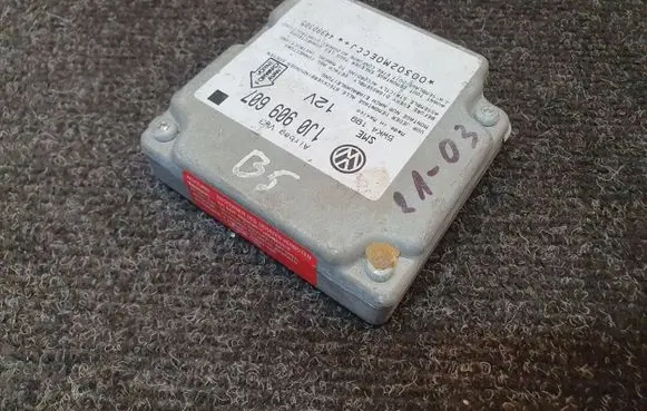 Volkswagen PASSAT B5 Airbag control unit/module 1J0909607