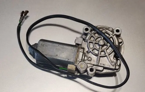 Audi A6 S6 C4 4A Rear door window regulator motor 0531826001