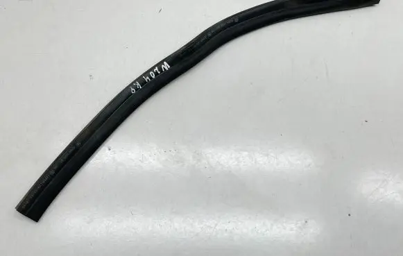 Mercedes-Benz C W204 Engine compartment rubber A2046280198