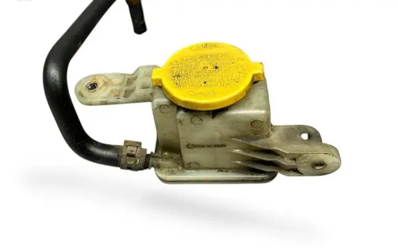 Subaru Outback Power steering fluid tank/reservoir
