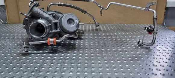 Ford Focus Turbo HX7G-6K682-AC