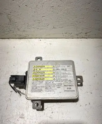 Mazda 5 Xenon control unit/module W3T15671