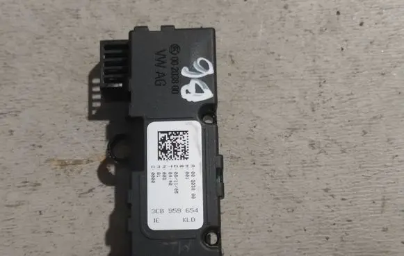 Volkswagen PASSAT B6 Steering angle sensor 3C0959654