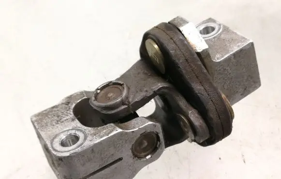 Mercedes-Benz Vaneo W414 Steering column universal joint A1684620378