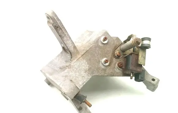 Bentley Arnage A/C compressor mount bracket B100181PD