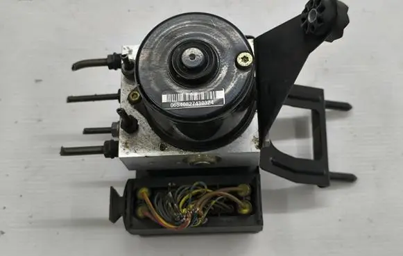 BMW 3 E90 E91 ABS Pump 6759047