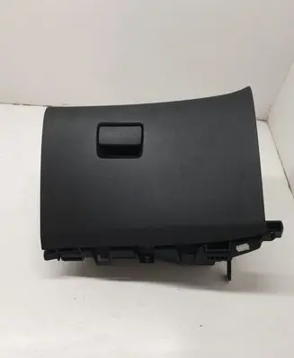 Opel Astra J Glove box