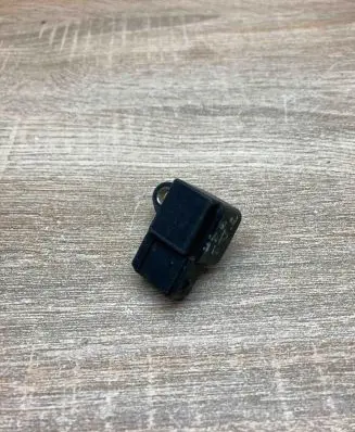 BMW 5 E39 Air pressure sensor 2244674 Used