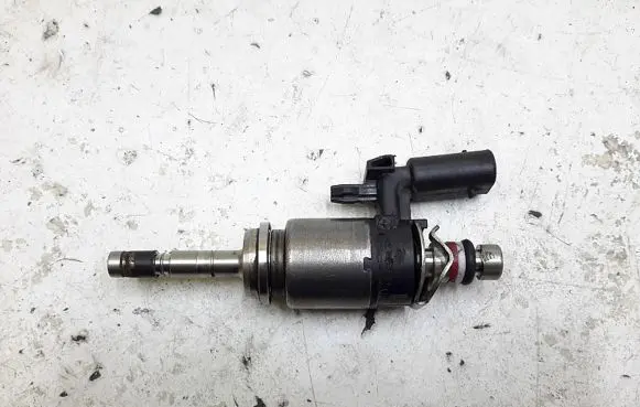 Seat Leon (5F) Fuel injector 04e906036ad