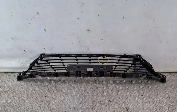 Peugeot 308 Front bumper lower grill 9827977380