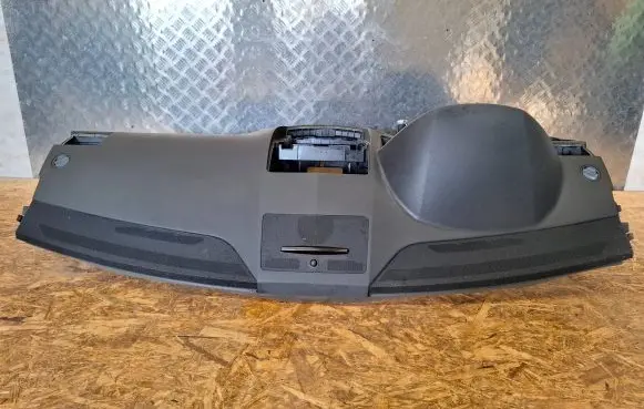 Mercedes-Benz C W204 Dashboard A2046803787