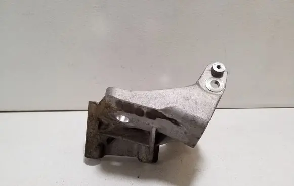 Volvo XC60 Engine mounting bracket 31430490