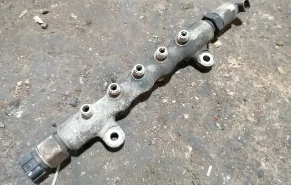 Toyota Corolla Verso AR10 Fuel main line pipe