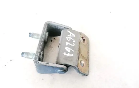 Hyundai Trajet Tailgate/trunk/boot hinge