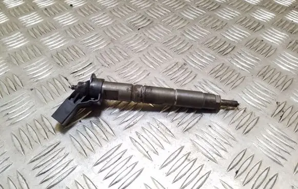 Mercedes-Benz E W211 Fuel injector A6420700587