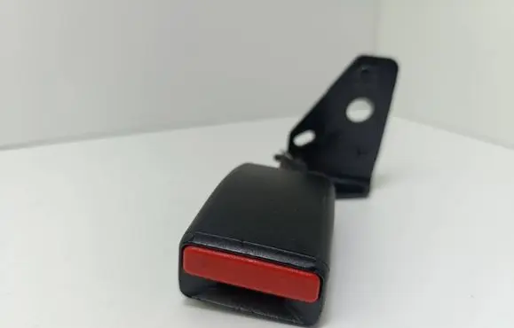 Peugeot 2008 I Rear seatbelt buckle 