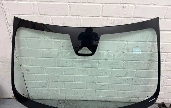 Volvo XC90 Front windscreen/windshield window 43R001586