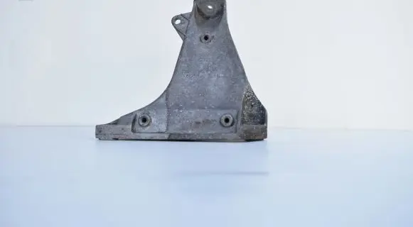 Audi A4 S4 B5 8D Engine mounting bracket 8D0199308M