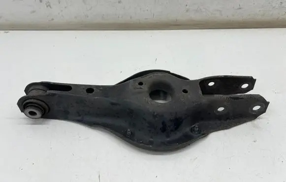 BMW 1 F20 F21 Rear upper control arm/wishbone 6867540
