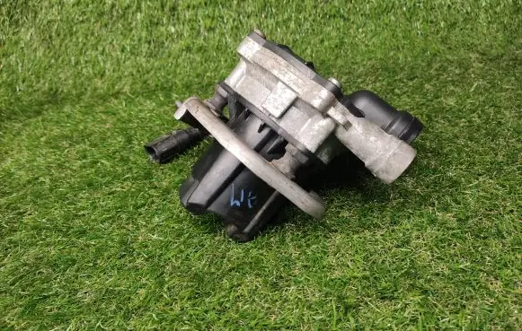 Volkswagen Jetta VI Secondary air pump 04E959231 70363509