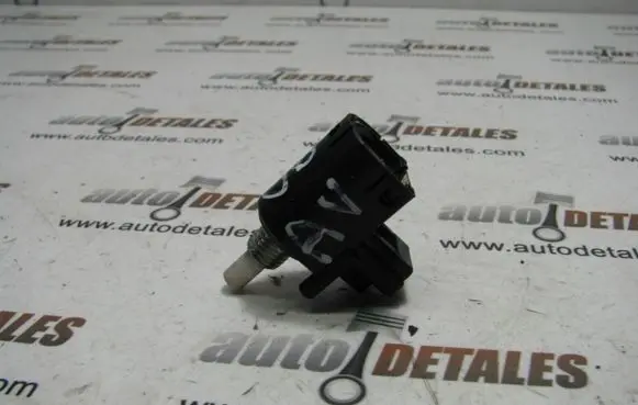Toyota Avensis T250 Brake pedal sensor switch