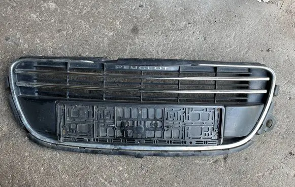 Peugeot 508 Front grill