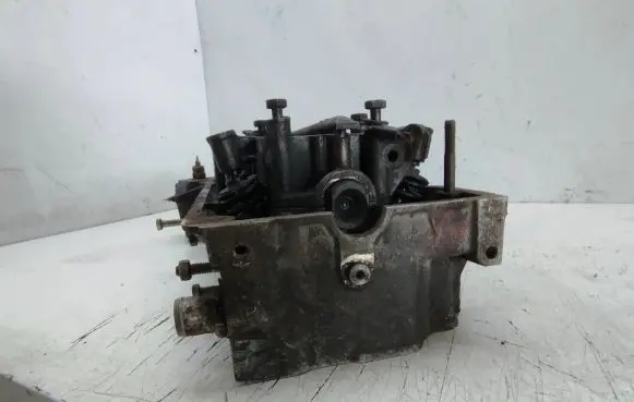 Mercedes-Benz E W124 Engine head 