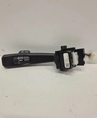 Volvo V60 Indicator stalk 31334647 11FDS120090AACH